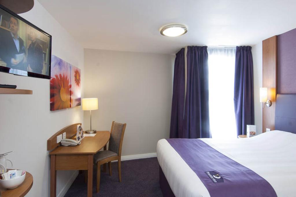 Premier Inn Edinburgh ダルケイス 部屋 写真