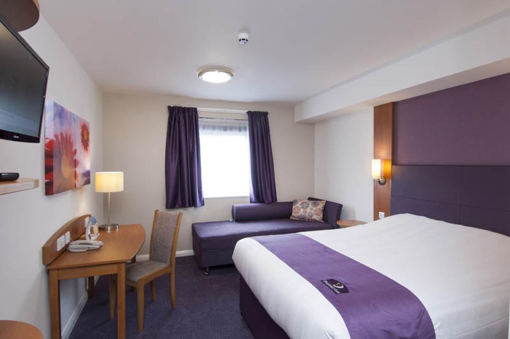 Premier Inn Edinburgh ダルケイス 部屋 写真