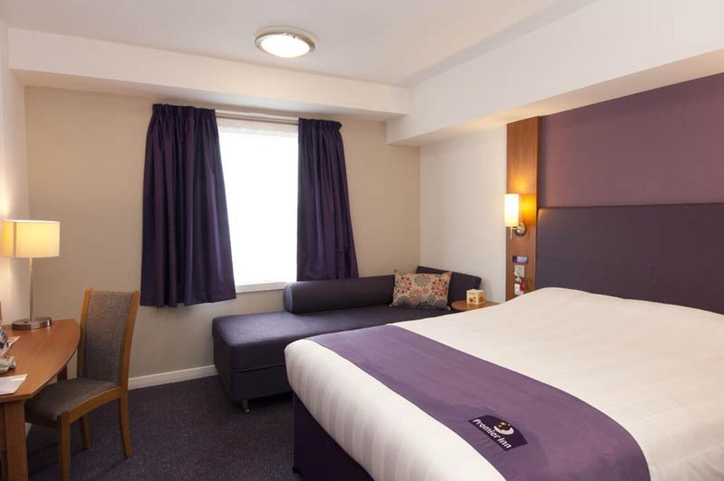 Premier Inn Edinburgh ダルケイス 部屋 写真