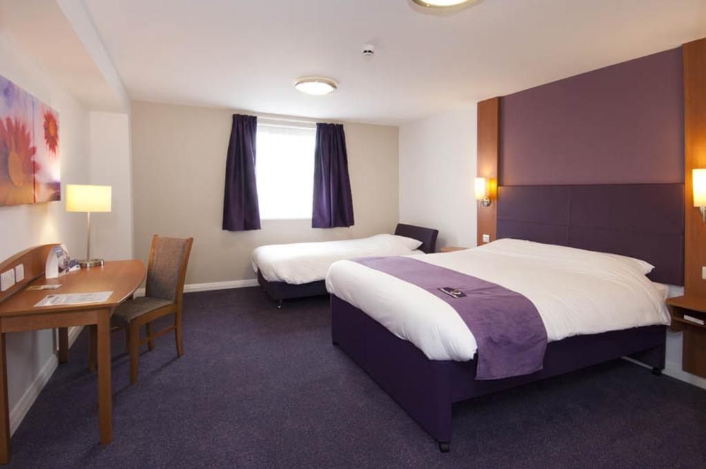 Premier Inn Edinburgh ダルケイス 部屋 写真