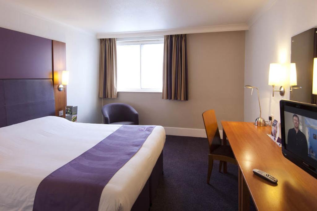 Premier Inn Edinburgh ダルケイス 部屋 写真