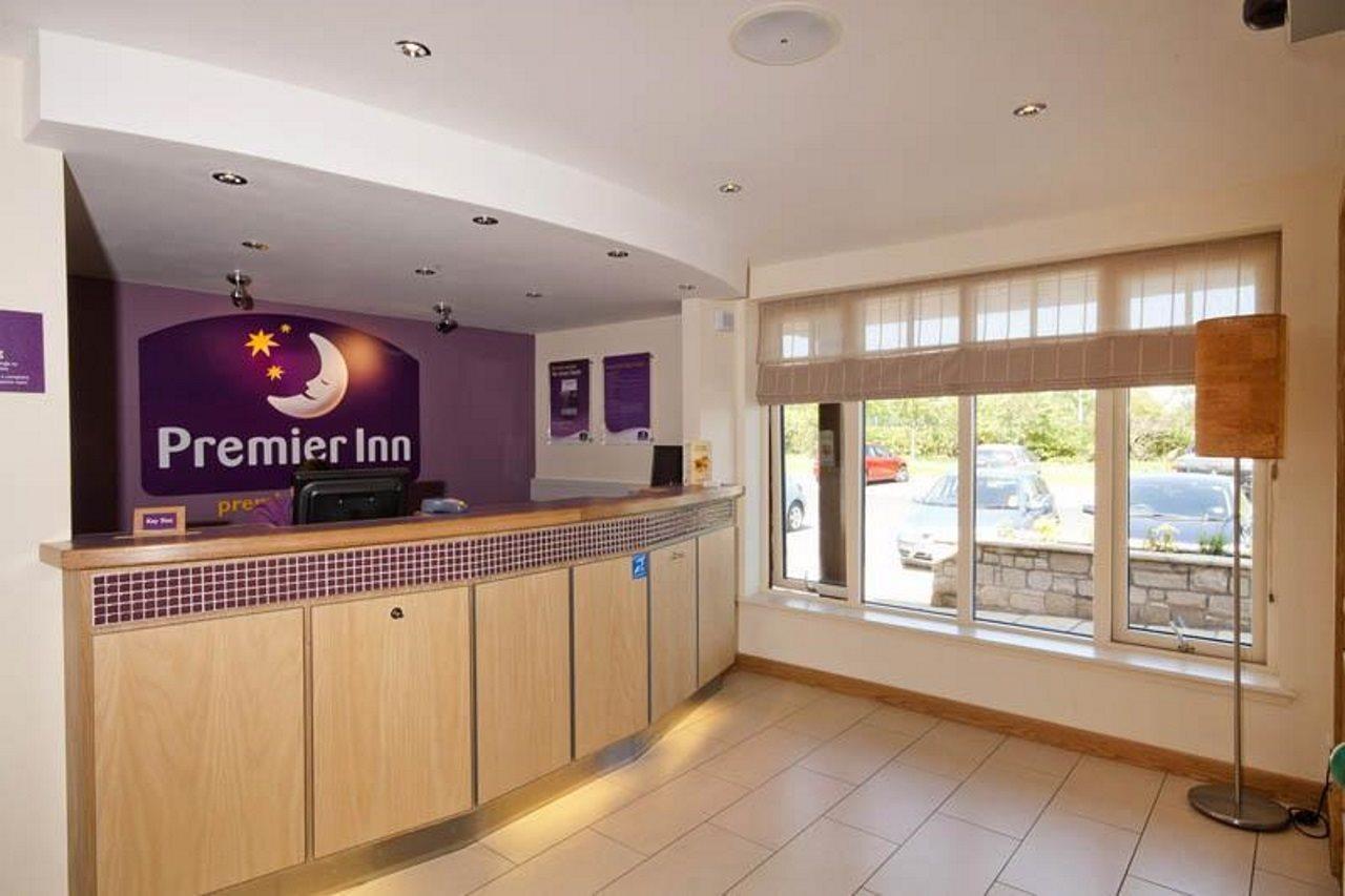 Premier Inn Edinburgh ダルケイス エクステリア 写真