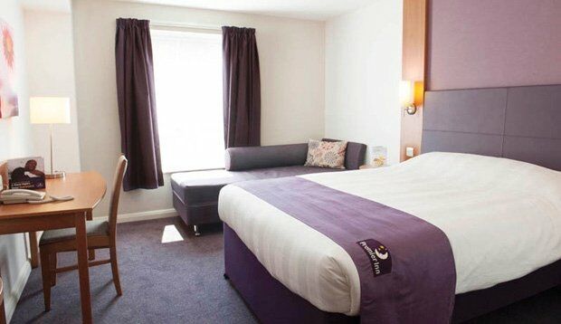 Premier Inn Edinburgh ダルケイス エクステリア 写真